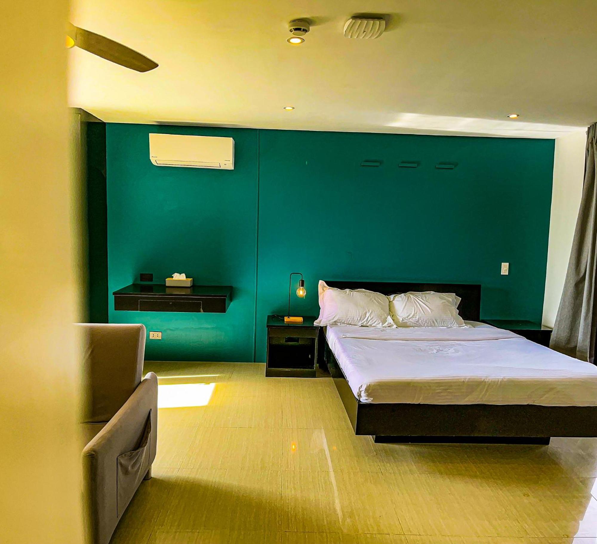 Aparthotel The Pacific Coast *