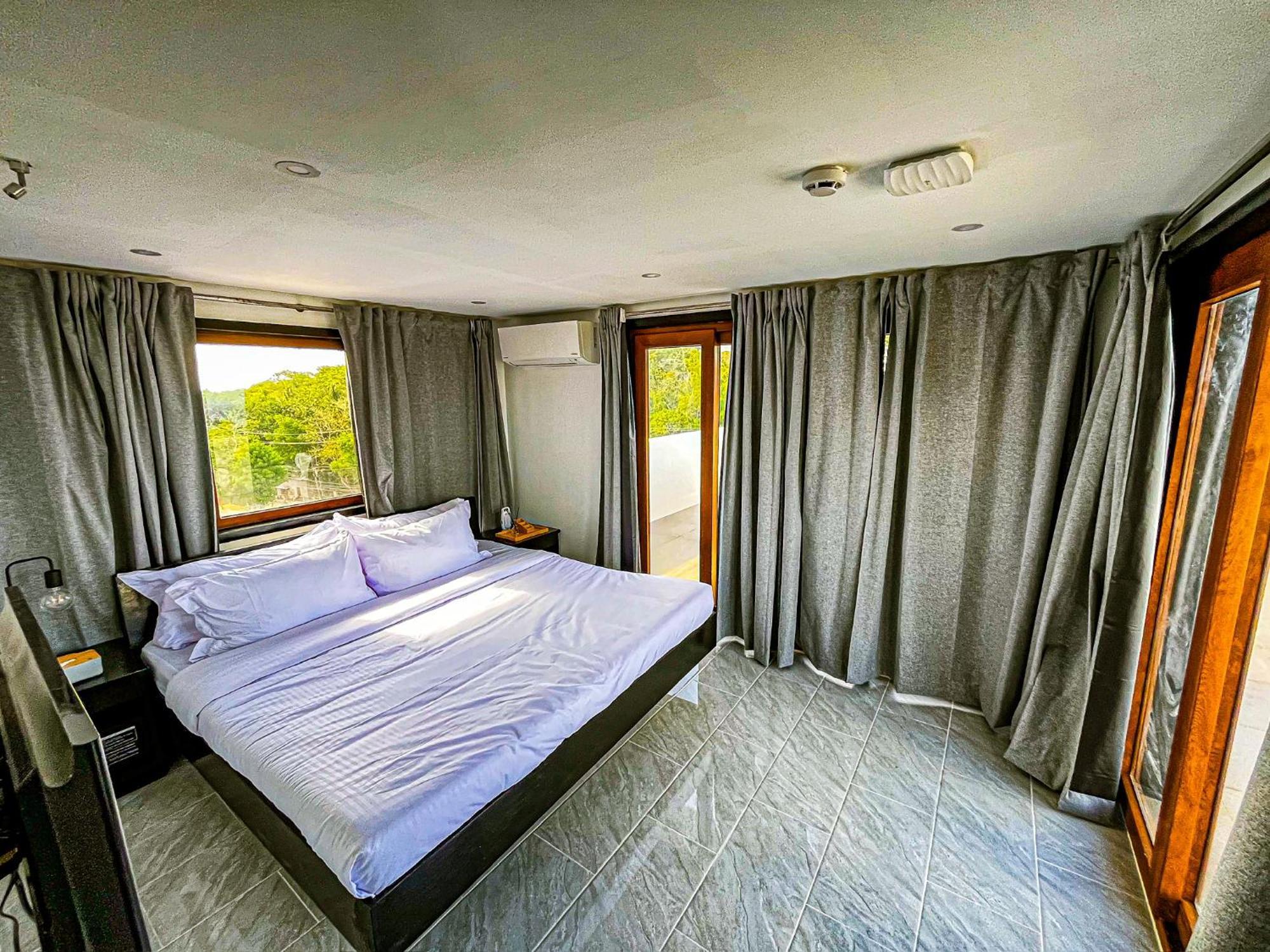 Aparthotel The Pacific Coast *